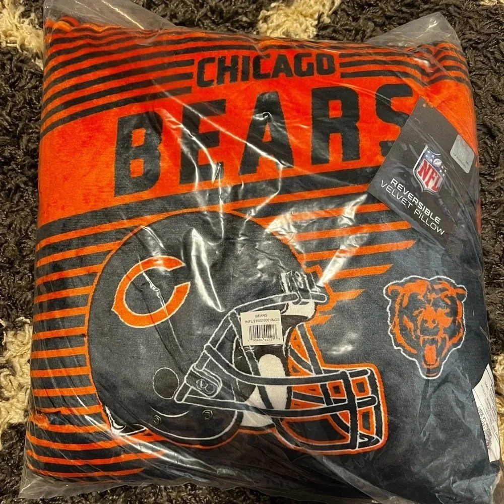 NWT Chicago Bears NFL Velvet Pillow